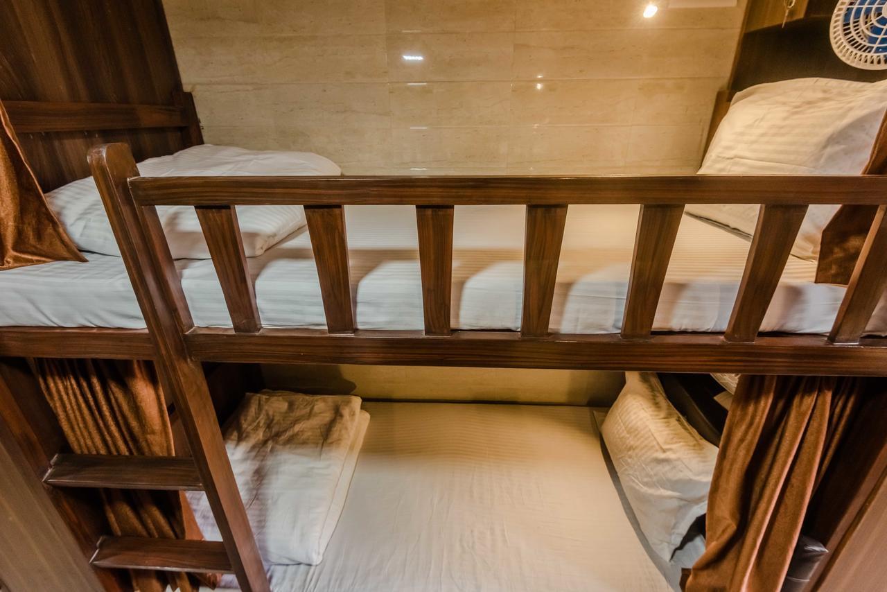 Awesome Dormitory - Men Only Mumbai Dış mekan fotoğraf