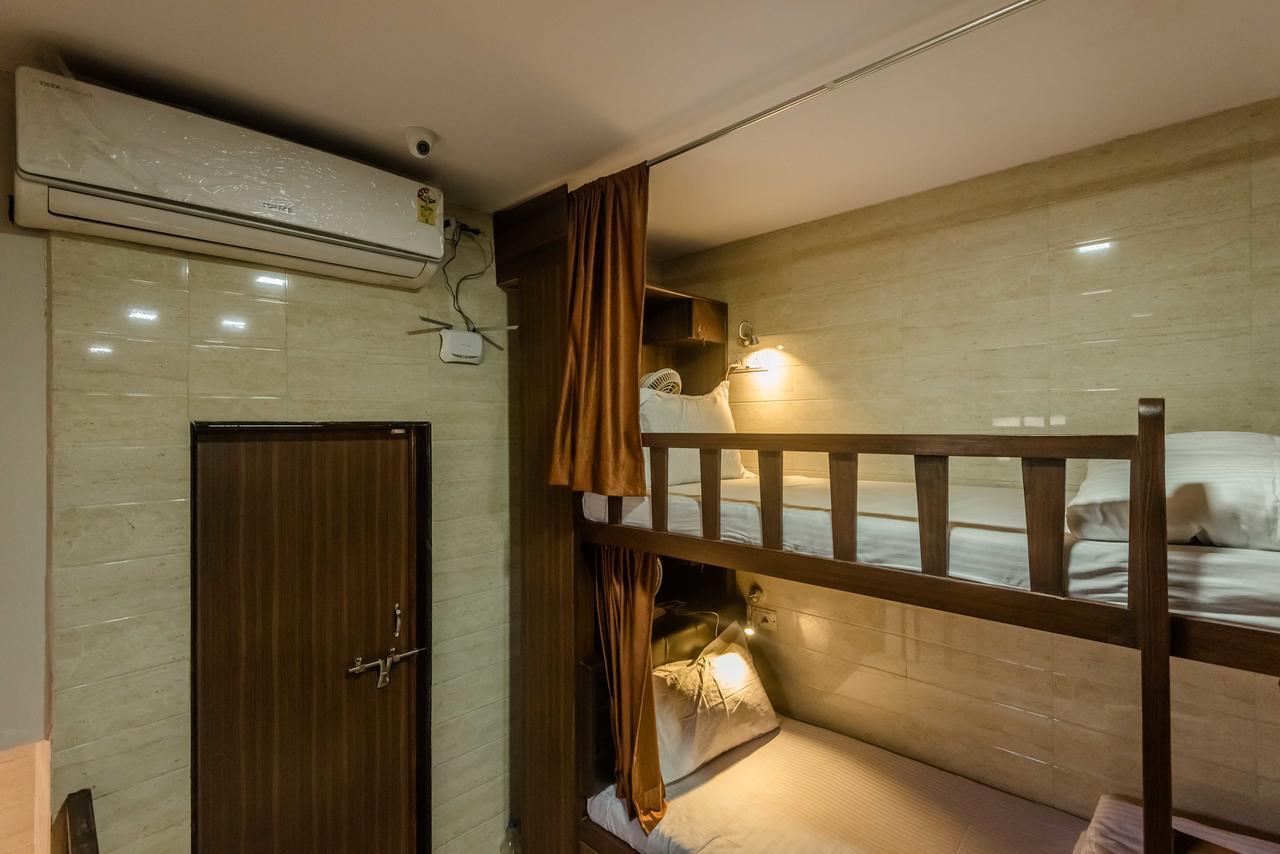Awesome Dormitory - Men Only Mumbai Dış mekan fotoğraf