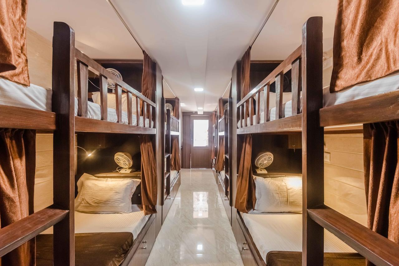 Awesome Dormitory - Men Only Mumbai Dış mekan fotoğraf