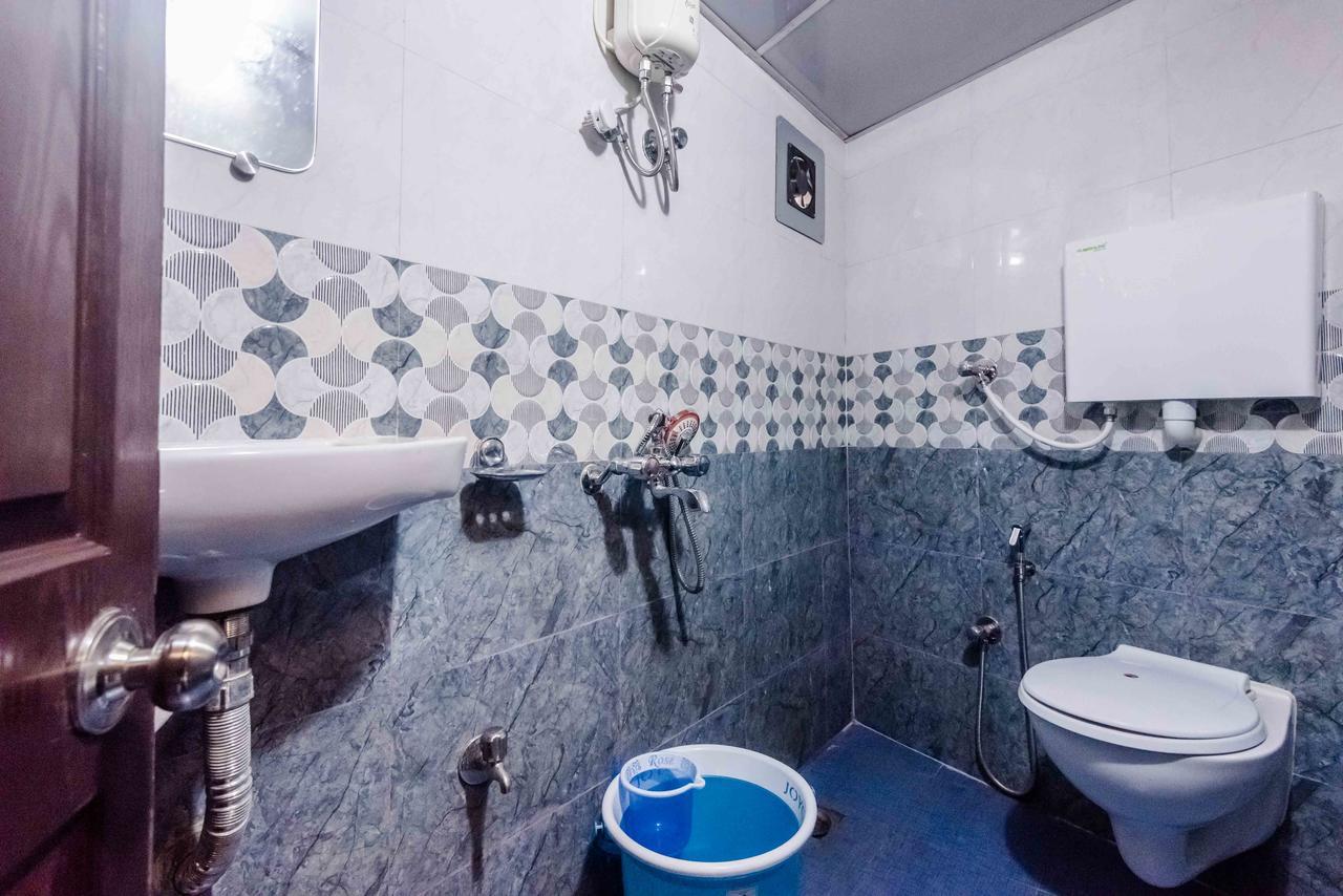 Awesome Dormitory - Men Only Mumbai Dış mekan fotoğraf